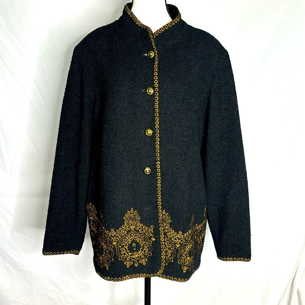Linea by Louis Dell”Olio wool/ rayon vintage jacket with embroidered details.